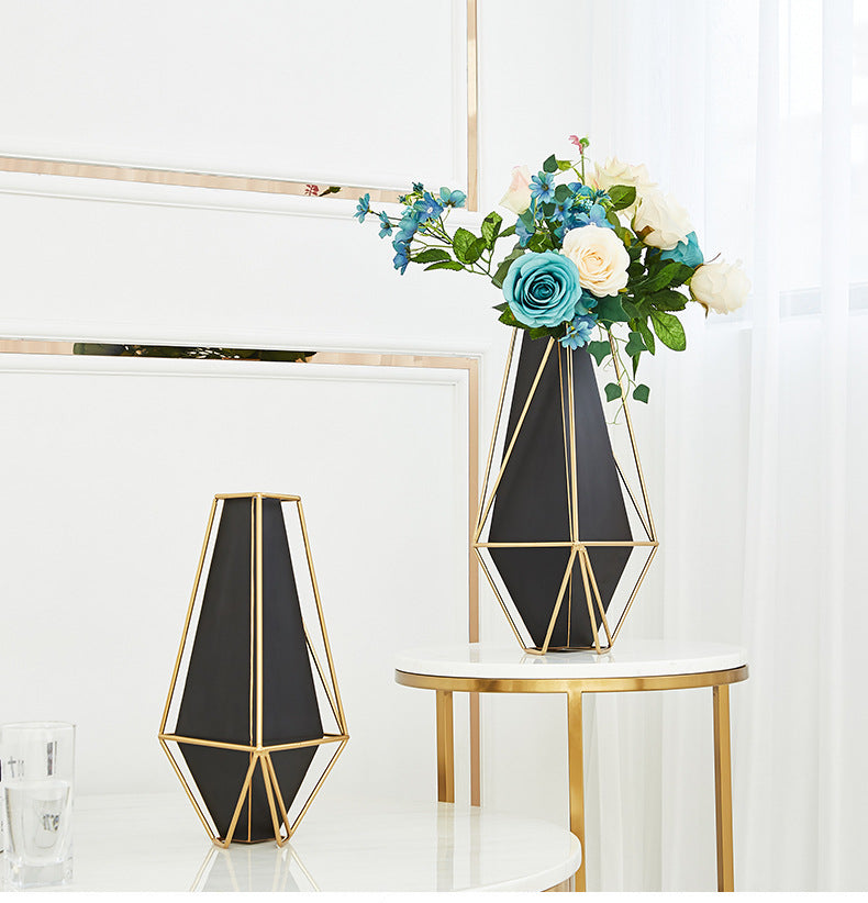 Retro Geometric Vase - MalloryAndHolland