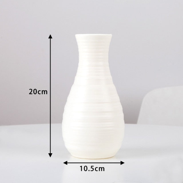 Modern vases decoration - MalloryAndHolland
